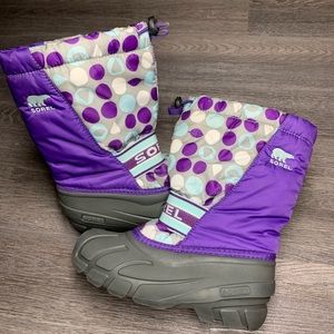 SOREL purple and gray polka dot snow boots size 3